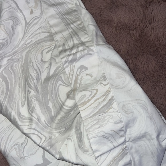 Nicole Miller Home white gray marble design shower curtain standard bath size - Picture 6 of 7